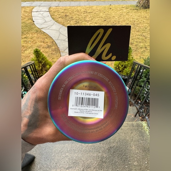 Stanley Black Chroma 1 Quart Thermos Limited Edition Classic Bottle - Picture 3 of 3